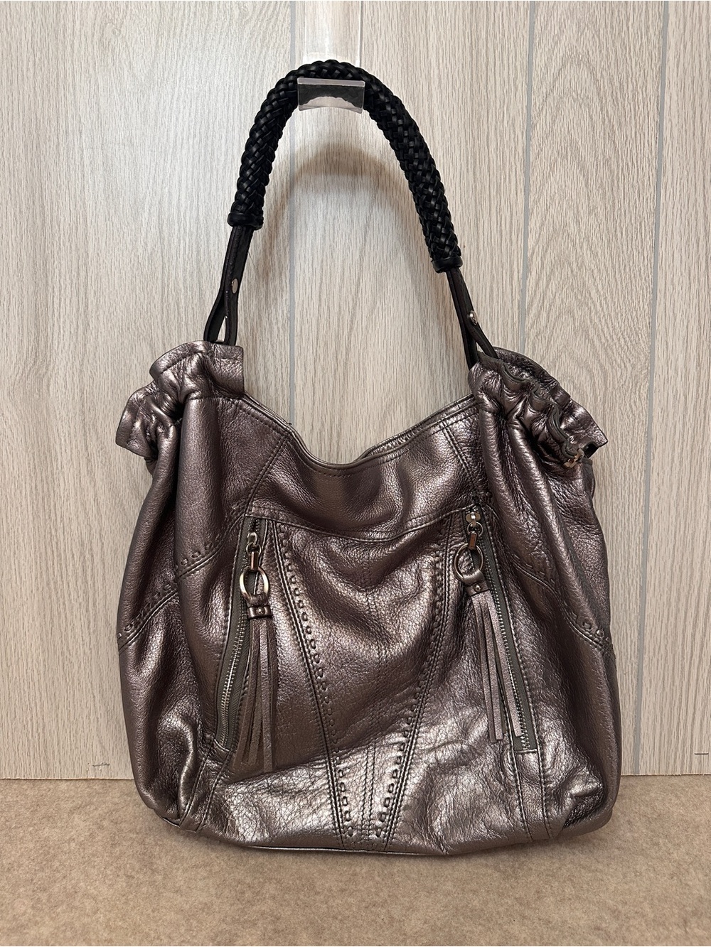B. Makowsky Y2K Silver Metallic Leather Hobo Shoulder Bag Purse - Picture 13 of 14